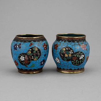 SKÅLAR, Cloisonné, 2 st, Kina, omkring sekelskiftet 1800/1900.