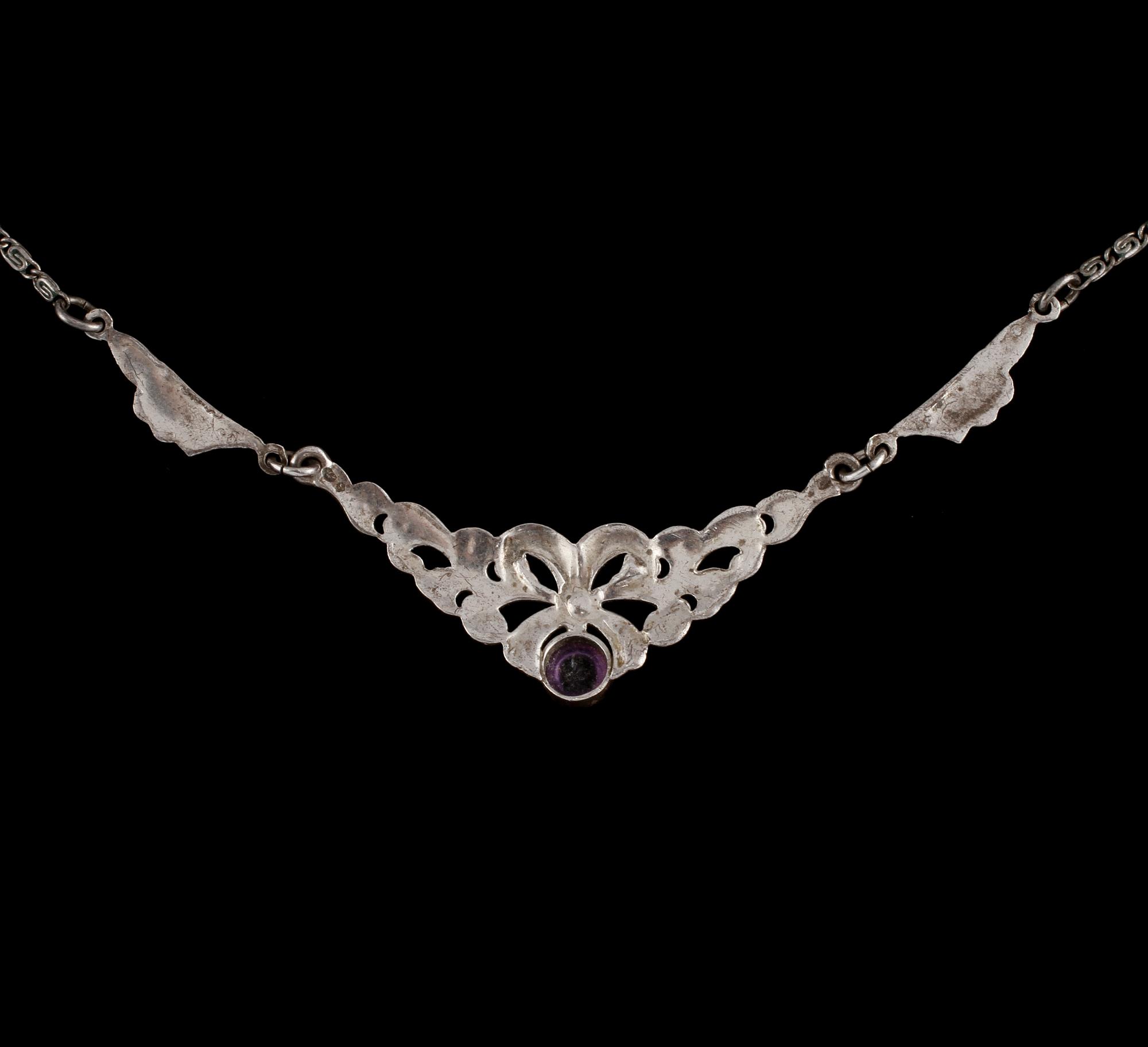 COLLIER, silver med markasiter och cabochonslipad ametist. Vikt 7 g.