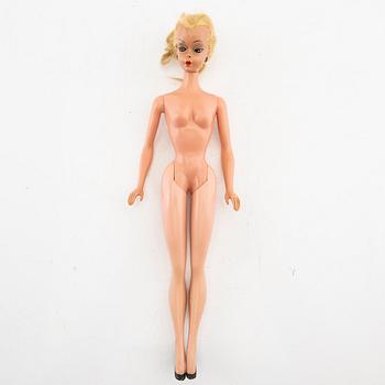 Bild-Lilli docka Tyskland 1956-64 samt diverse kläder bl. a Lilly-kläder.