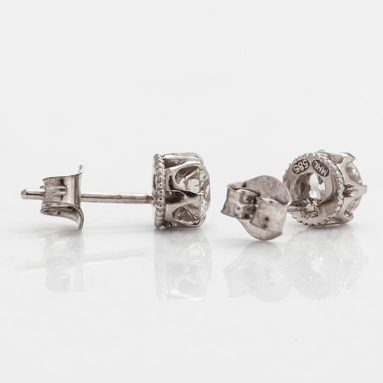 Örhängen, 14K vitguld och diamanter ca 1.01 ct tot. Mikko Laine, Åbo.