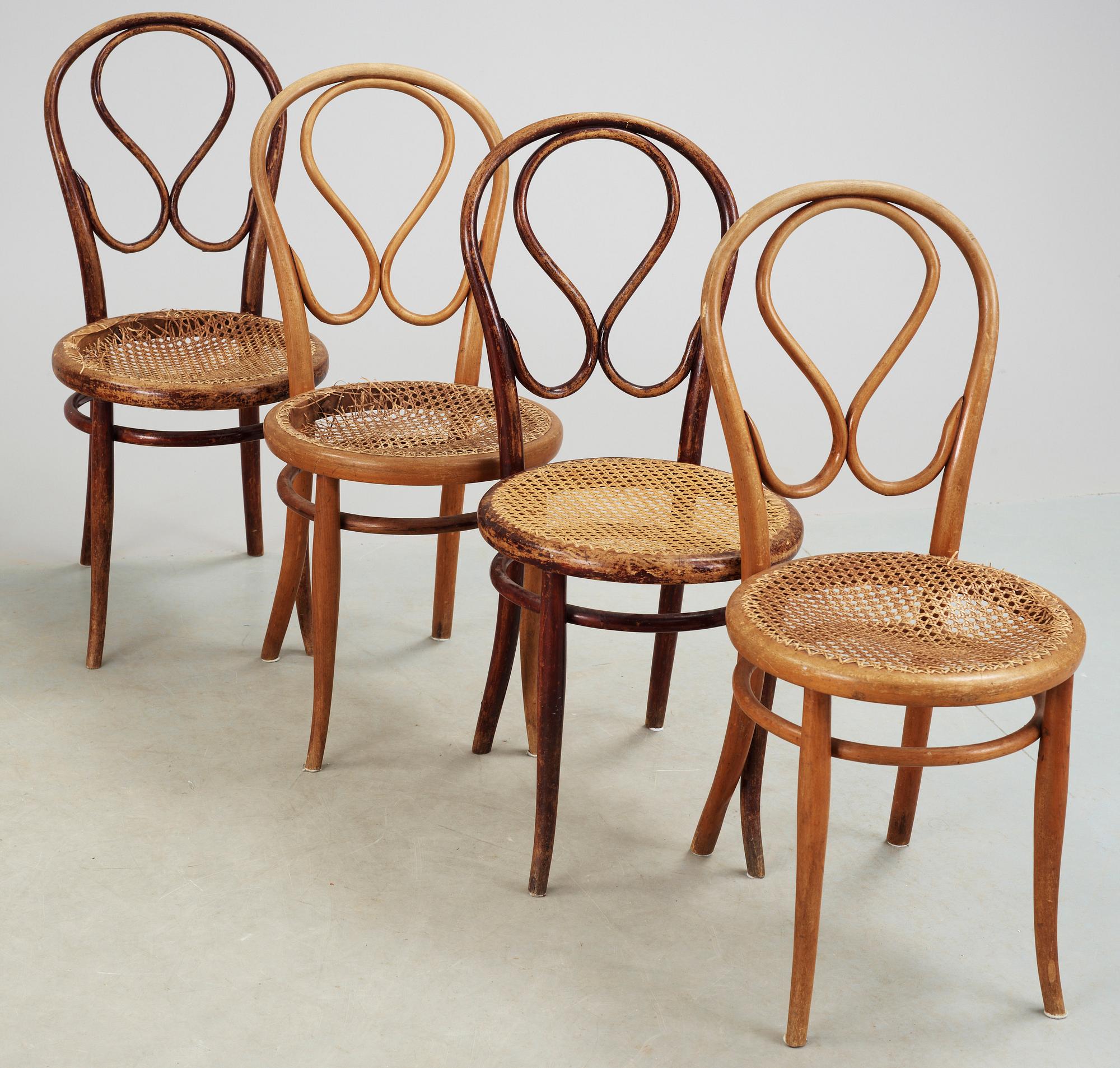 CAFÈSTOLAR 5 st samt SOFFA, böjträ, av Thonet-typ, 1900-talets början.