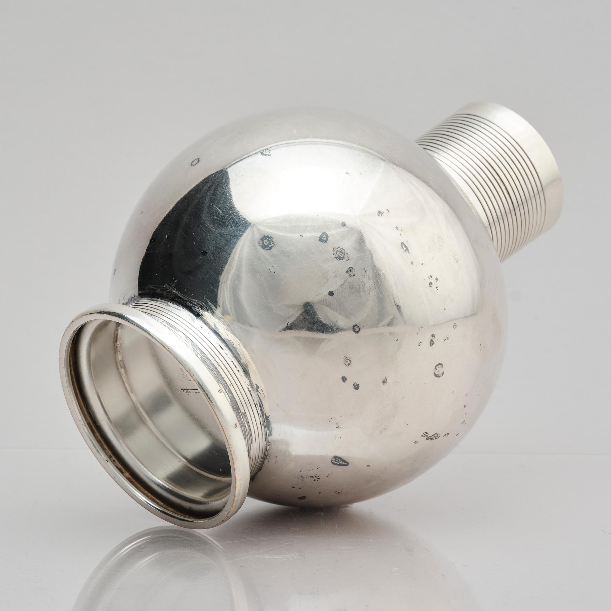 Nils Fougstedt, a vase and bowl, Fabriksaktiebolaget Kronsilver, 1930s.