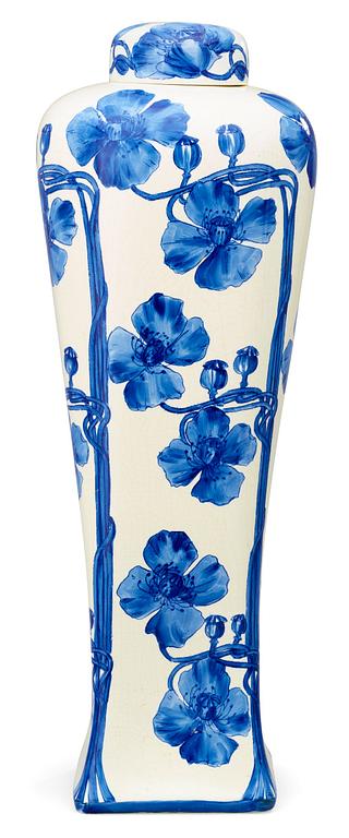 An Alf Wallander Art Nouveau creamware vase with cover, Rörstrand, ca 1900.