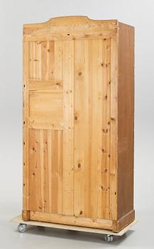 KLÄDSKÅP, jugend, 1900-talets början.