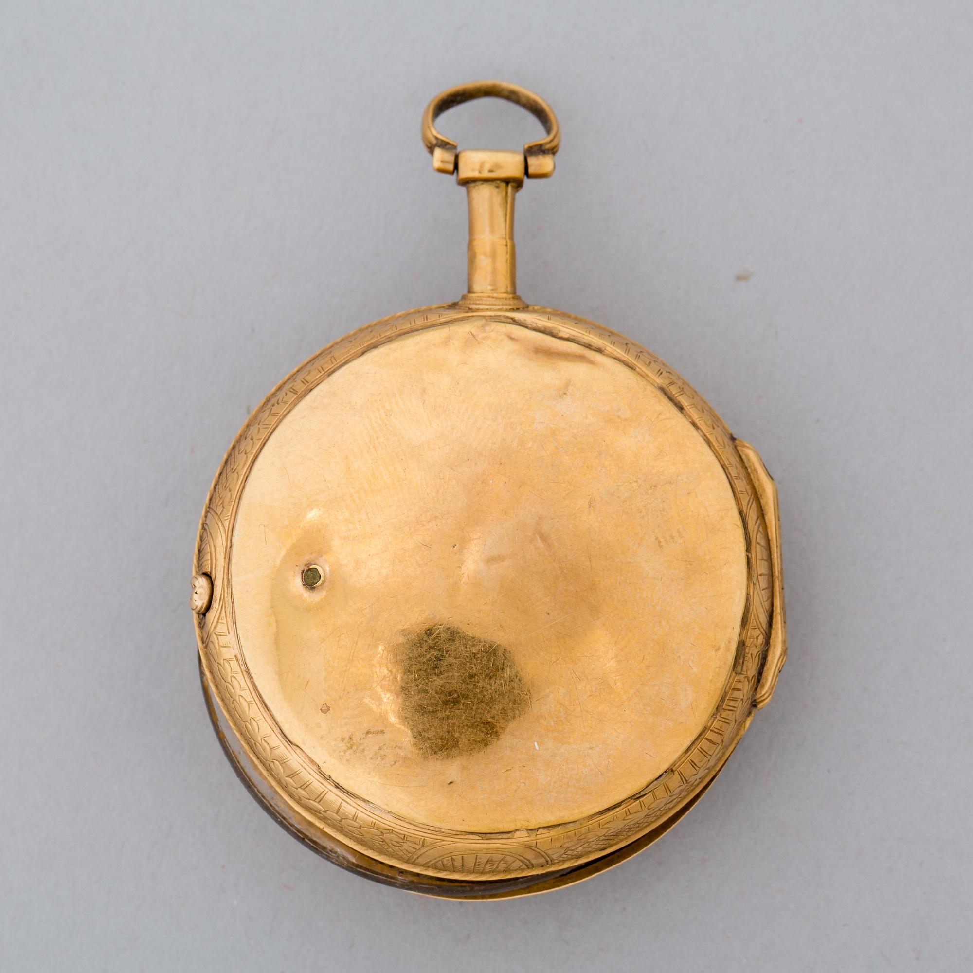 FICKUR, 18 k. Otydliga stämplar, 1800-talets första del. Vikt tot ca 44 g.