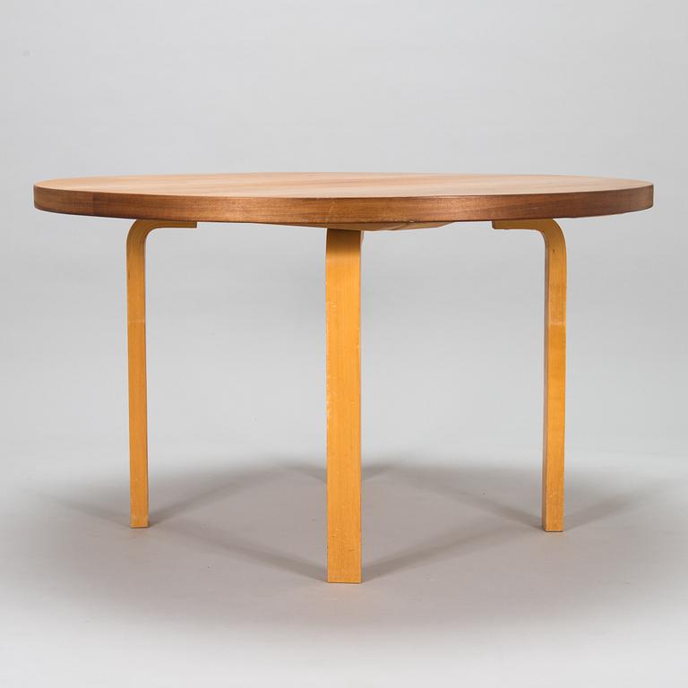 Alvar Aalto, a mid-20th-century '90' dining table for O.Y. Huonekalu- ja Rakennustyötehdas A.B.