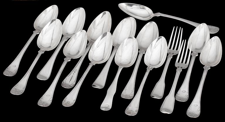 PARTI BESTICK, 15 delar, silver, bl a Pehr Zethelius, främst Sverige 1700-1800-tal. Totalvikt c:a 920 gram.