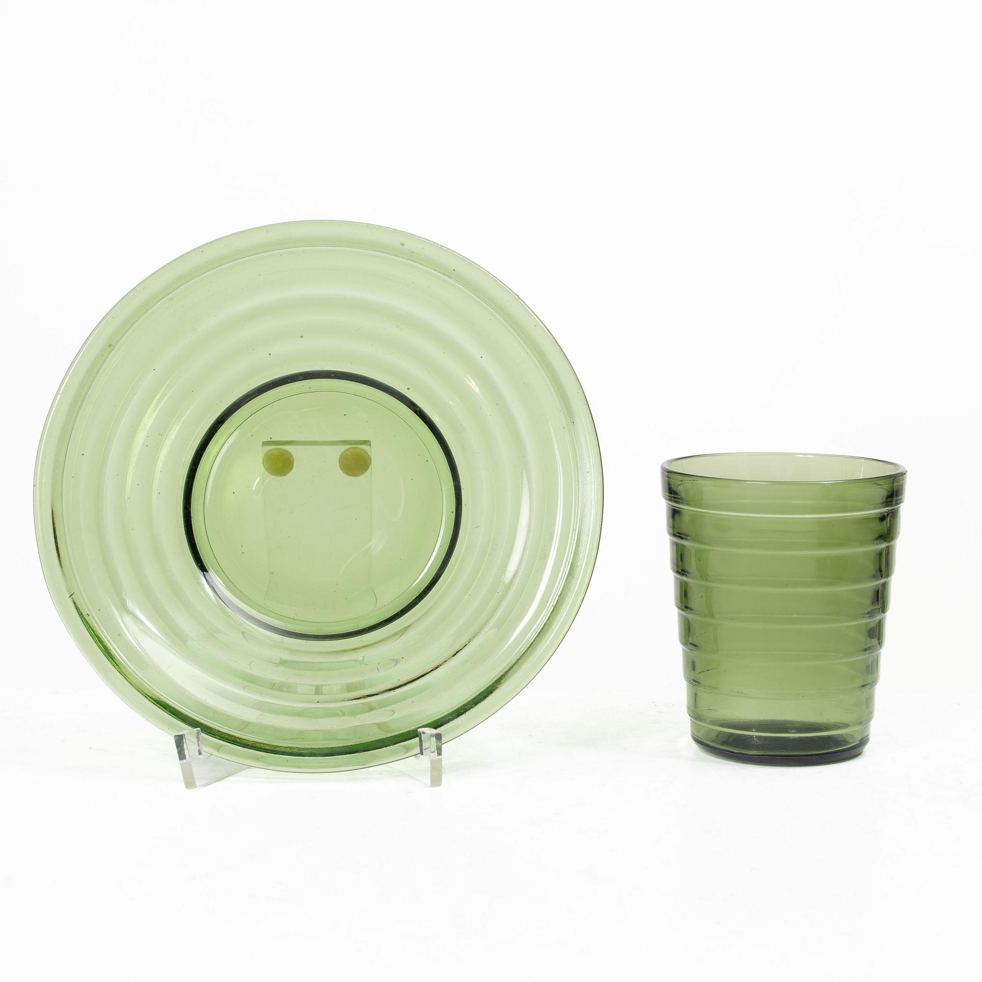 Aino Aalto, Eight 'Bölgeblick' glasses and seven side plates, Karhula Glassworks, 1930s.