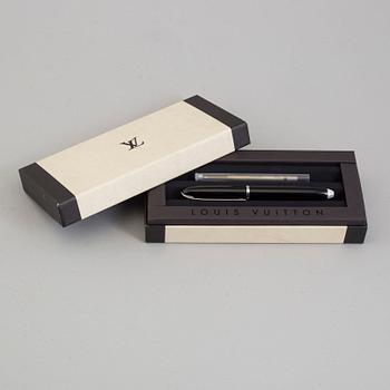 PEN, Louis Vuitton.