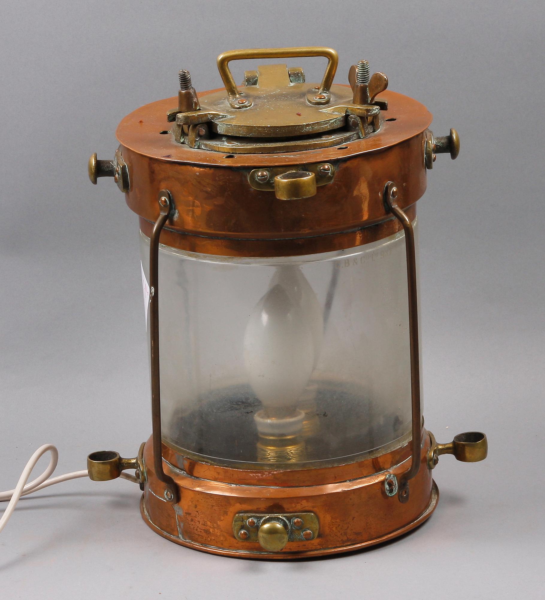 LYKTA, koppar, mässing och glas. 1900-talets första hälft.