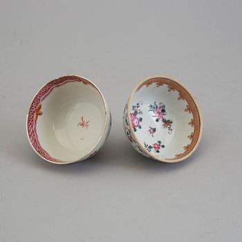 Five famille rose export porcelain cups and two dishes, Qing dynasty, 18th century.