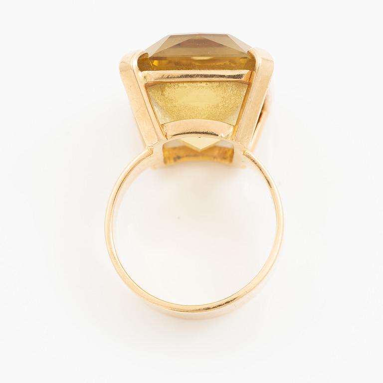 Ring, 18K gold with citrine.