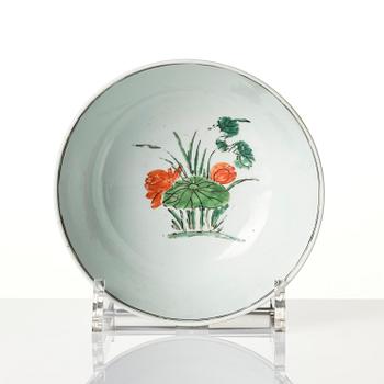 A famille verte bowl, tea caddy and mallet shaped vase, Qing dynasty, Kangxi (1662-1722).