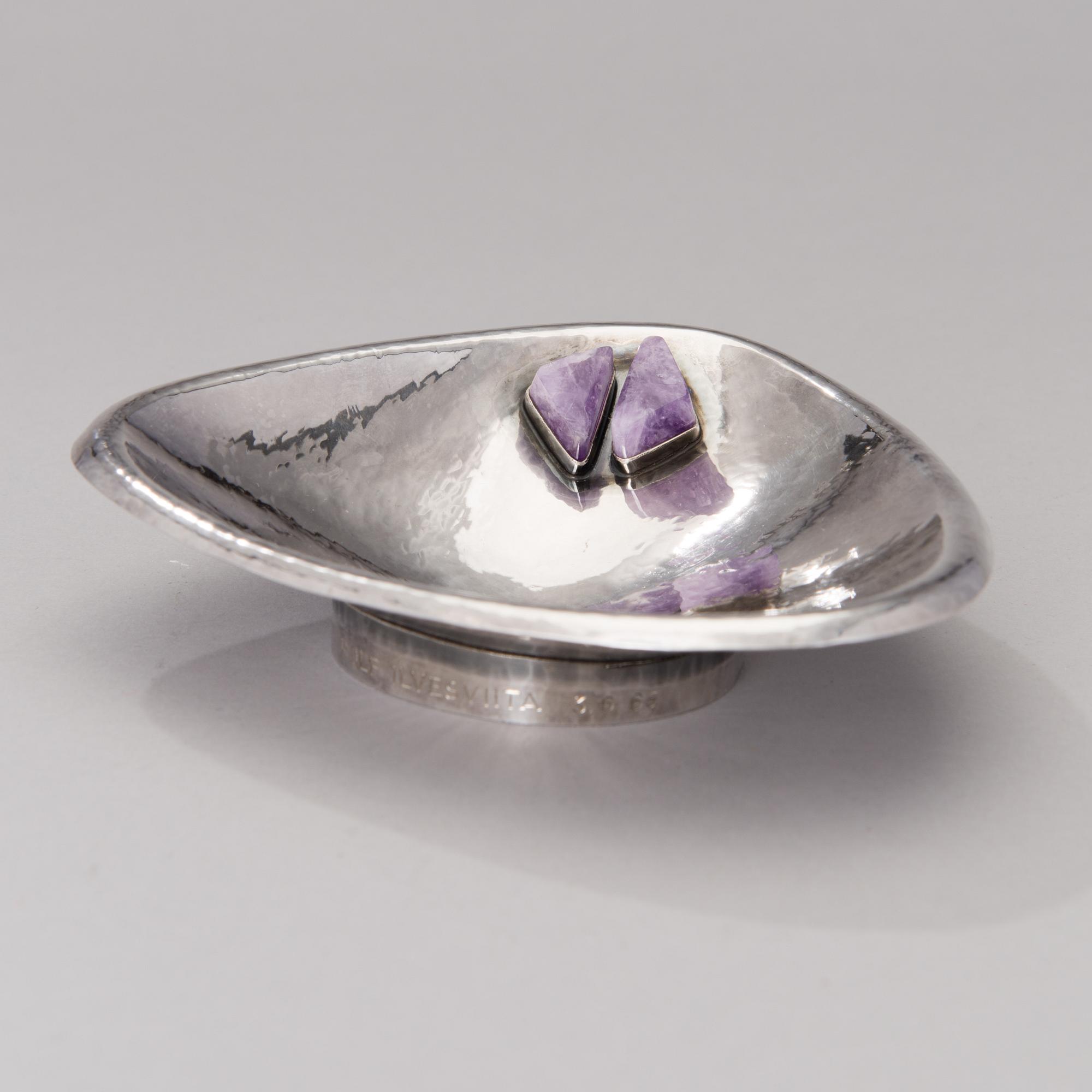 a silver bowl and a beaker with amethyst decor, mark of Reijo Sirkeoja, Hopeataidetakomo, Tampere Finland 1964-65.
