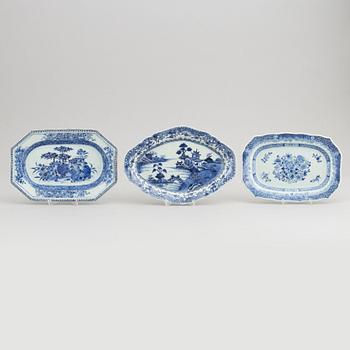 Tree blue and white dishes, Qing dynasty, Qianlong (1736-95).