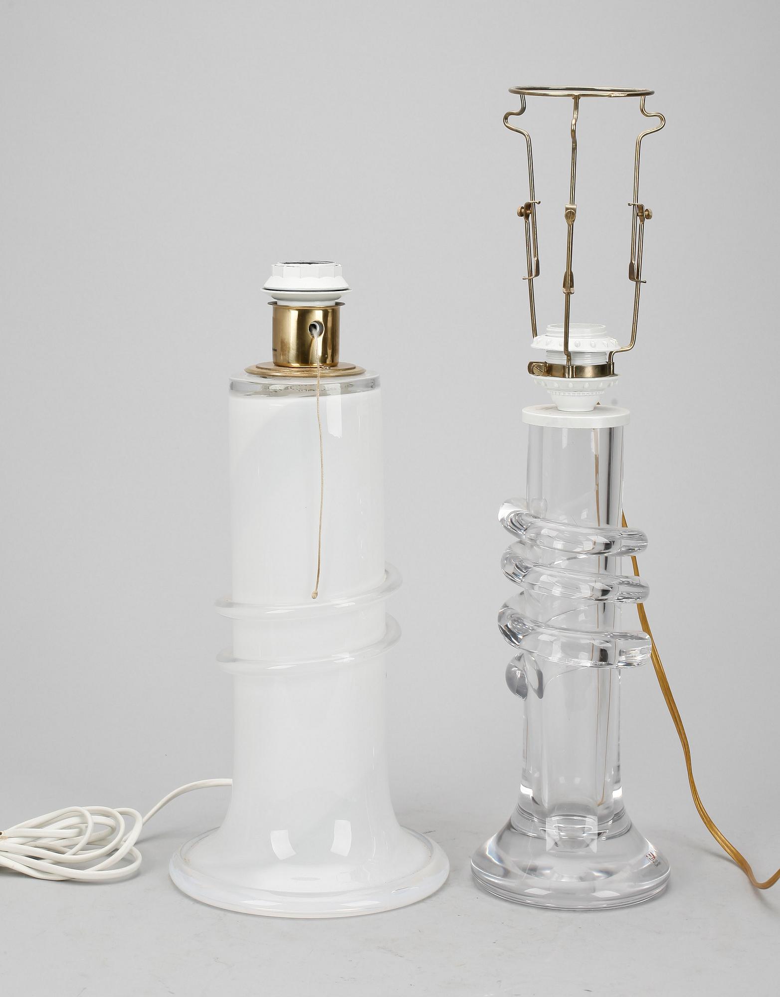 BORDSLAMPOR, 2 st, glas, Kosta, samt Studio Åhus, 1900-talets andra hälft.