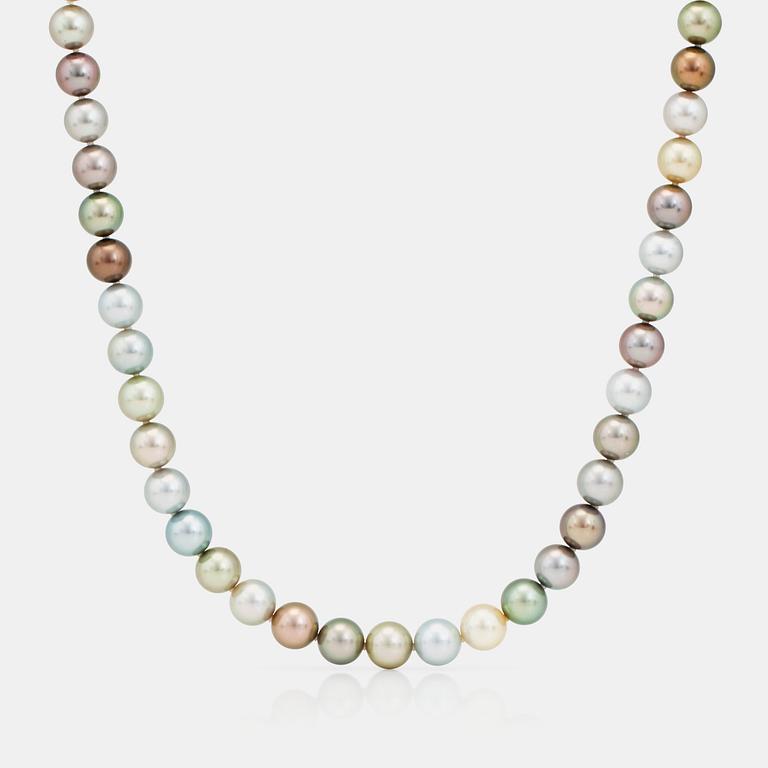 A multi-coloured Tahitian cultured pearl necklace.