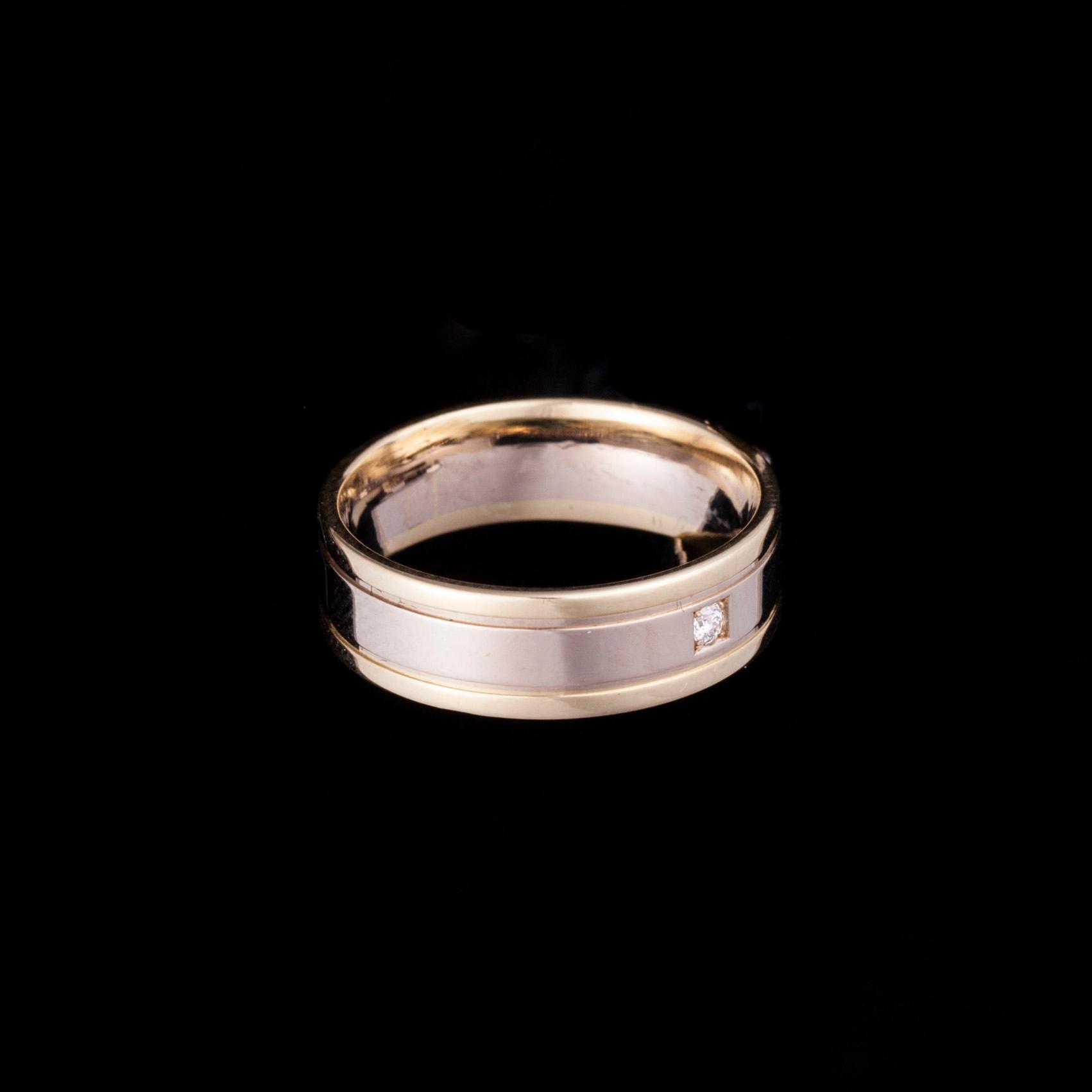 RING, 14K guld, diamant. Vikt ca 5,4 g.
