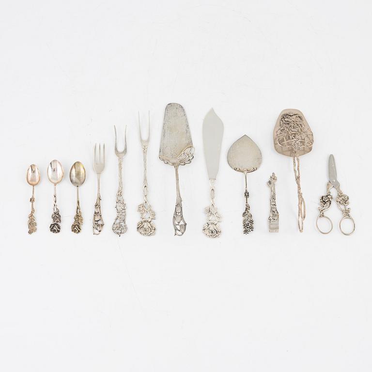 Bestickservis, 33 delar, silver, "Svenska Floran", Gewe, Malmö, 1900-talets andra hälft.