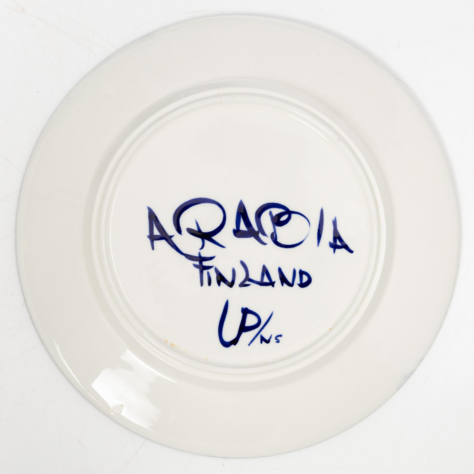 Ulla Procopé, a 36-piece porcelain dinner service, 'Valencia', Arabia, Finland.