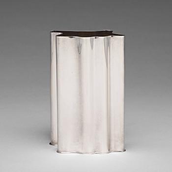 170. Kristian Nilsson, a sterling silver vase, Stockholm 1978.