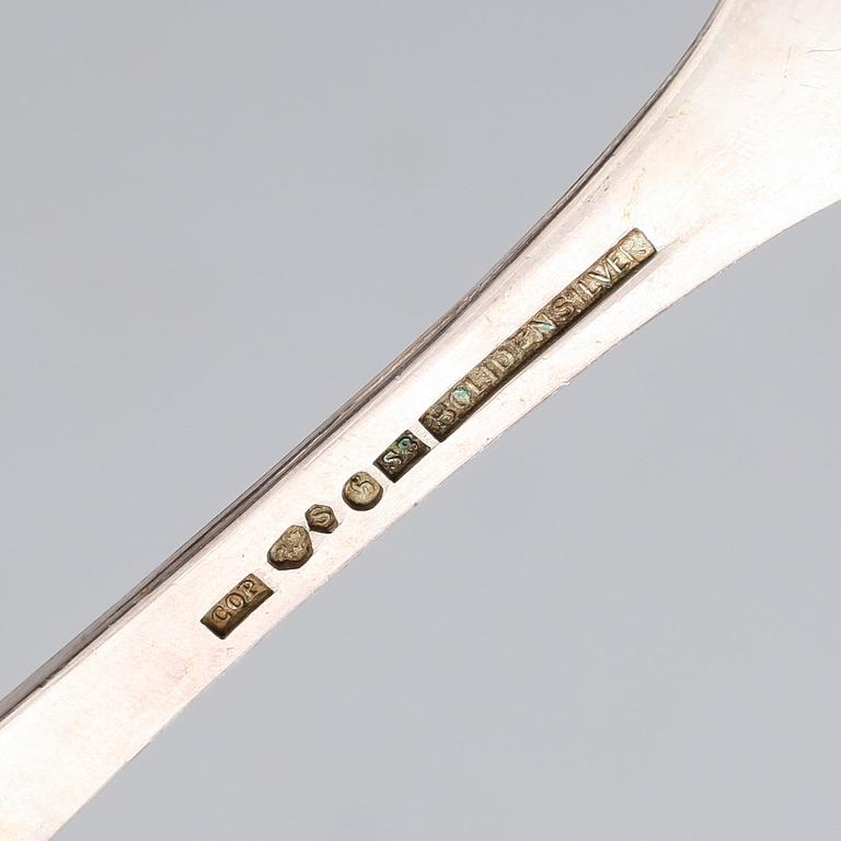 SILVERFÖREMÅL, 8 delar, 1900-tal. Total vikt ca 238 g.