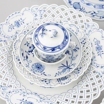 A 66-piece porcelain dinner service, "Zwiebelmuster", Meissen, Germany.