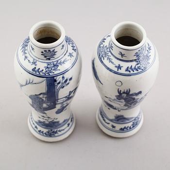 VASER, 1 par, porslin, Kina, sannolikt 1800-tal.