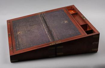 SKRIVSCHATULL, mahogny, England, 1858.