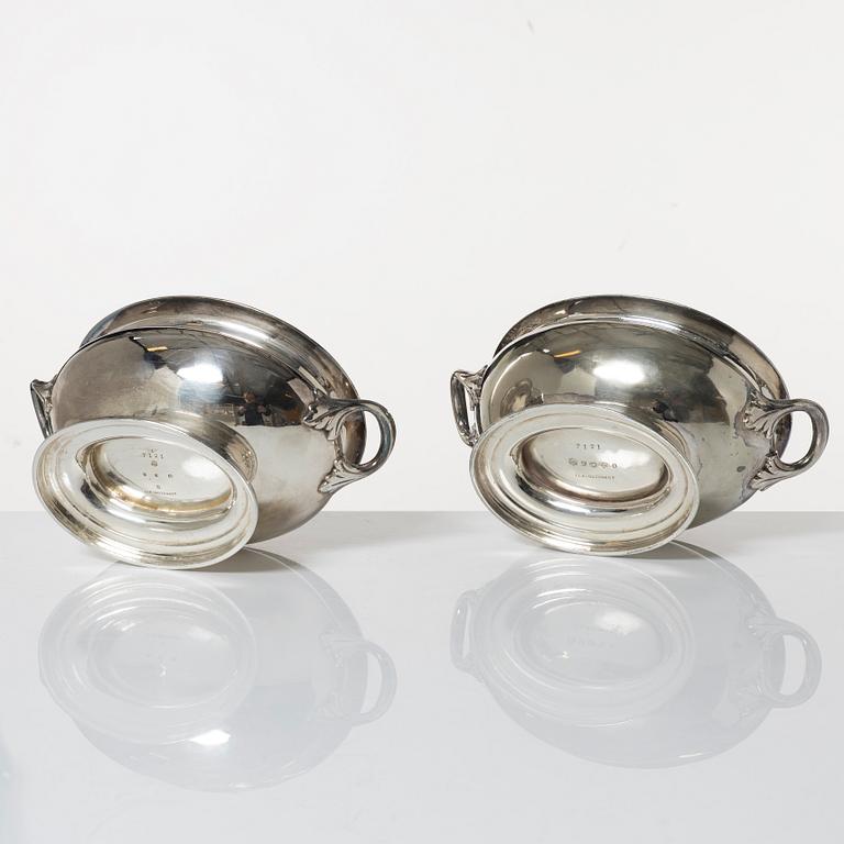 Bowls with lids, a pair, silver plate, Elkington, 20th century.