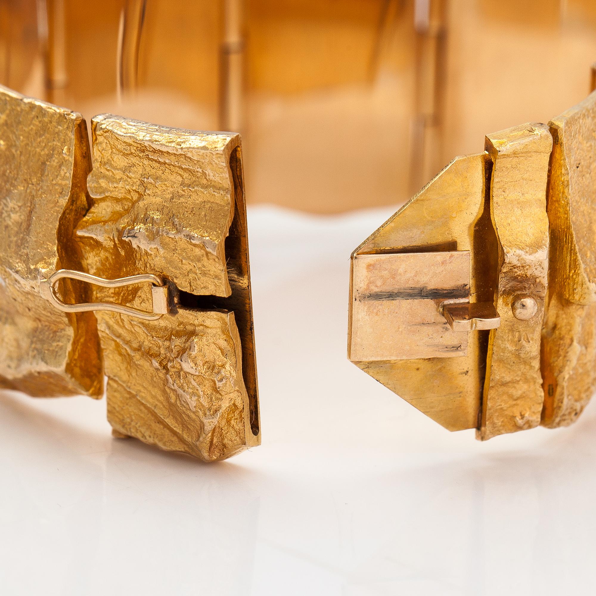 Björn Weckström, A 14K gold bracelet "Golden river". Lapponia 1970.