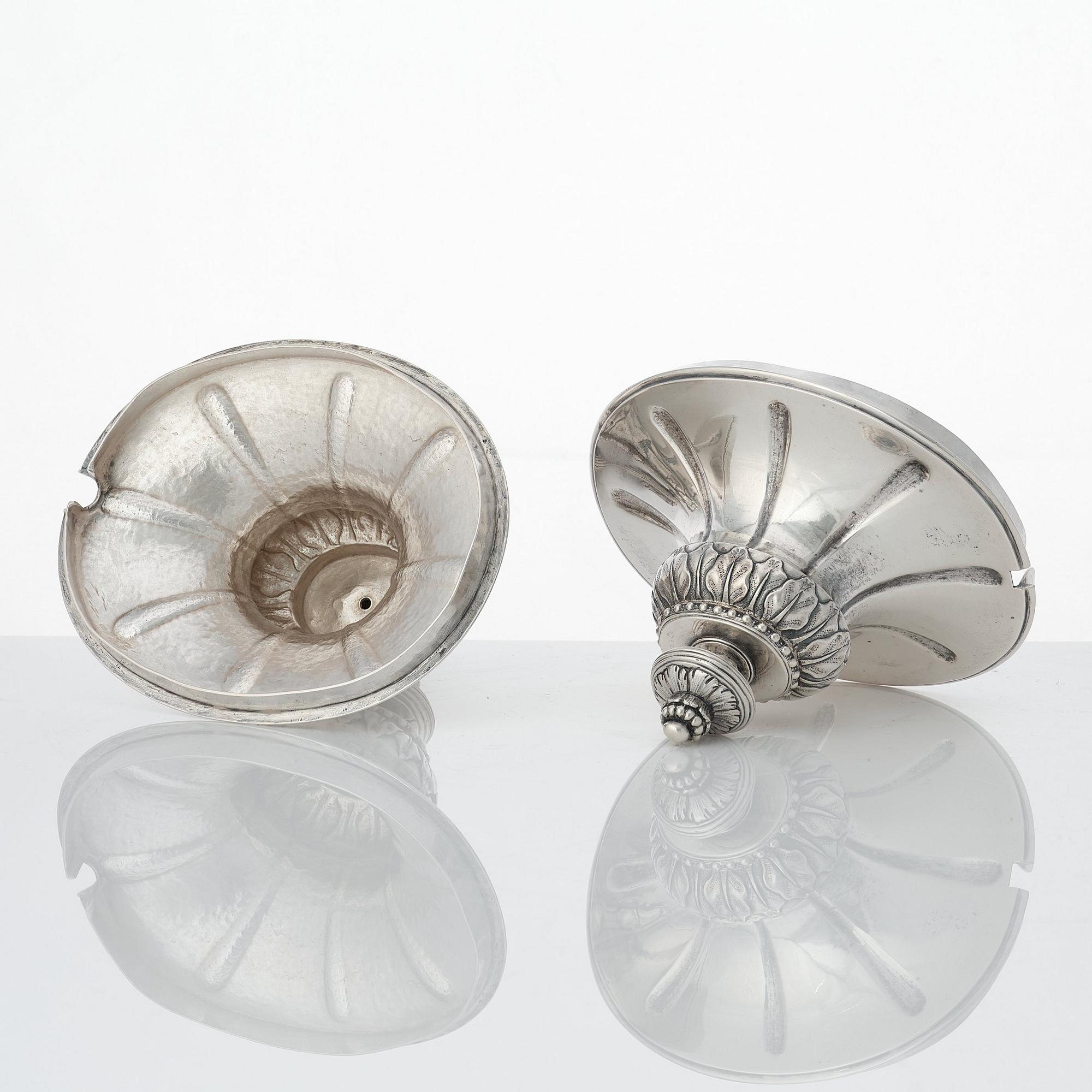 Arvid Floberg, såsterriner med lock och fat, ett par, silver, Stockholm 1780. Gustavianska.