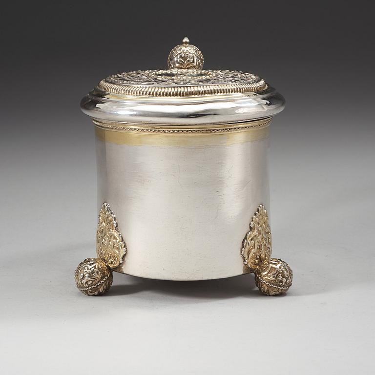 A Swedish 18th century parcel-gilt tankard, marks of Herman Hermansson, Göteborg 1725.