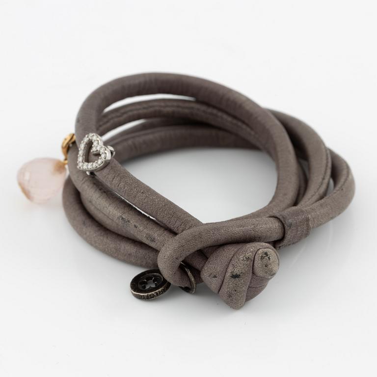 Ole Lyynggard, Charlotte Lynggaard, armband, lädderrem med berlocker, "sweet drops",.