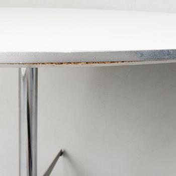 dinner table A826 for Fritz Hansen, 1983.