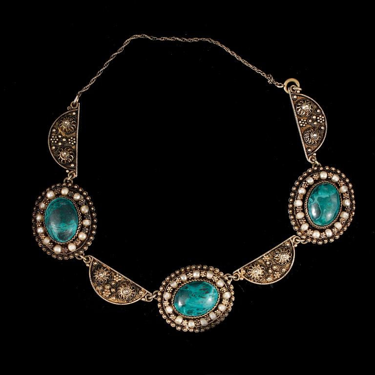HALSBAND, förgylld sterlingsilver samt malakit, Israel, 1900-tal.