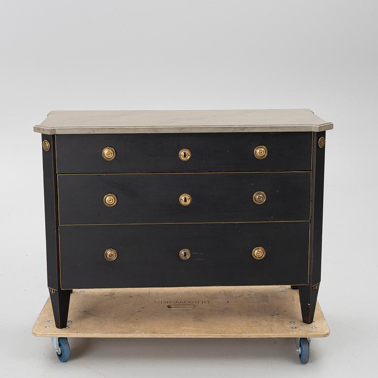 Chest of drawers, Gustavian style, 19th century.