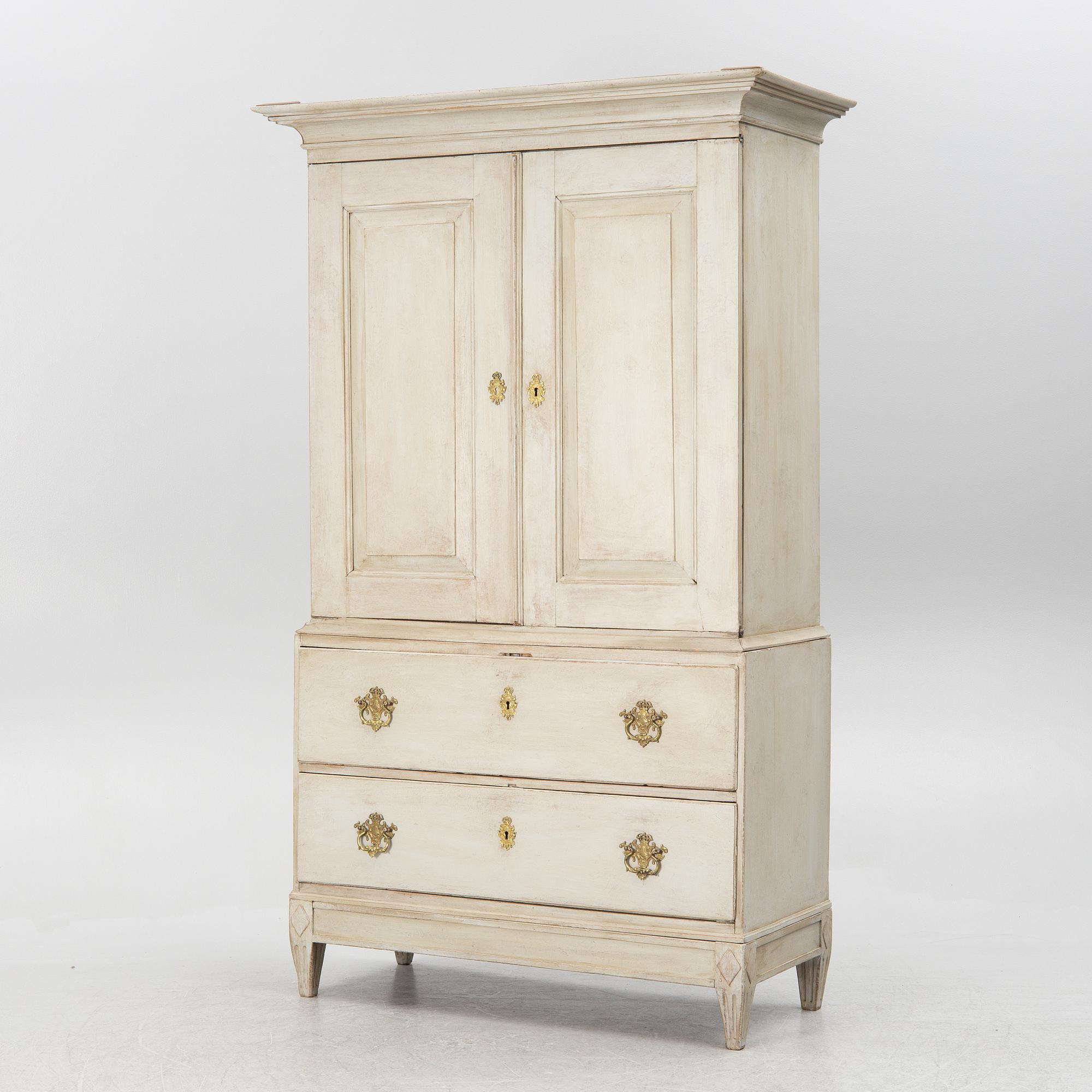 Skåp, omkring år 1800. Gustavianskt.