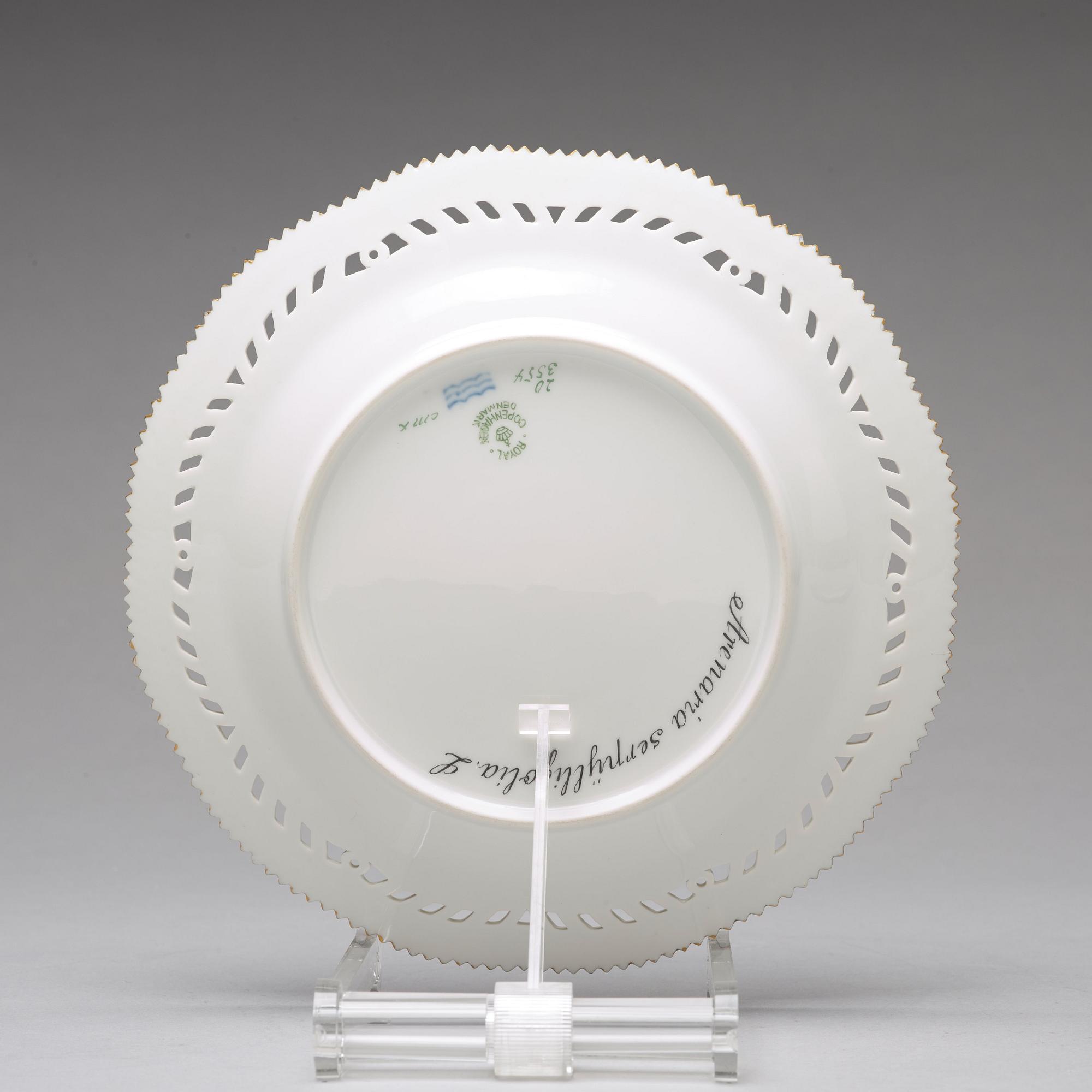 A set of 12 Royal Copenhagen 'Flora Danica' dessert dishes, Denmark, 20th Century.