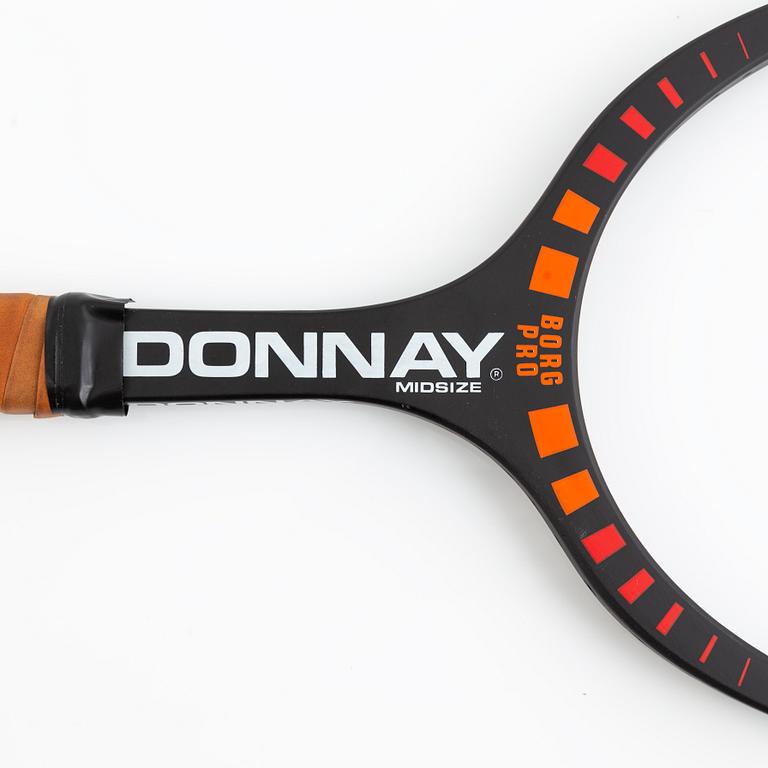 Tennisracket. Signerad Björn Borg. Speciellt framtaget midsized Borg Pro test racket, Graphite-förstärkt.