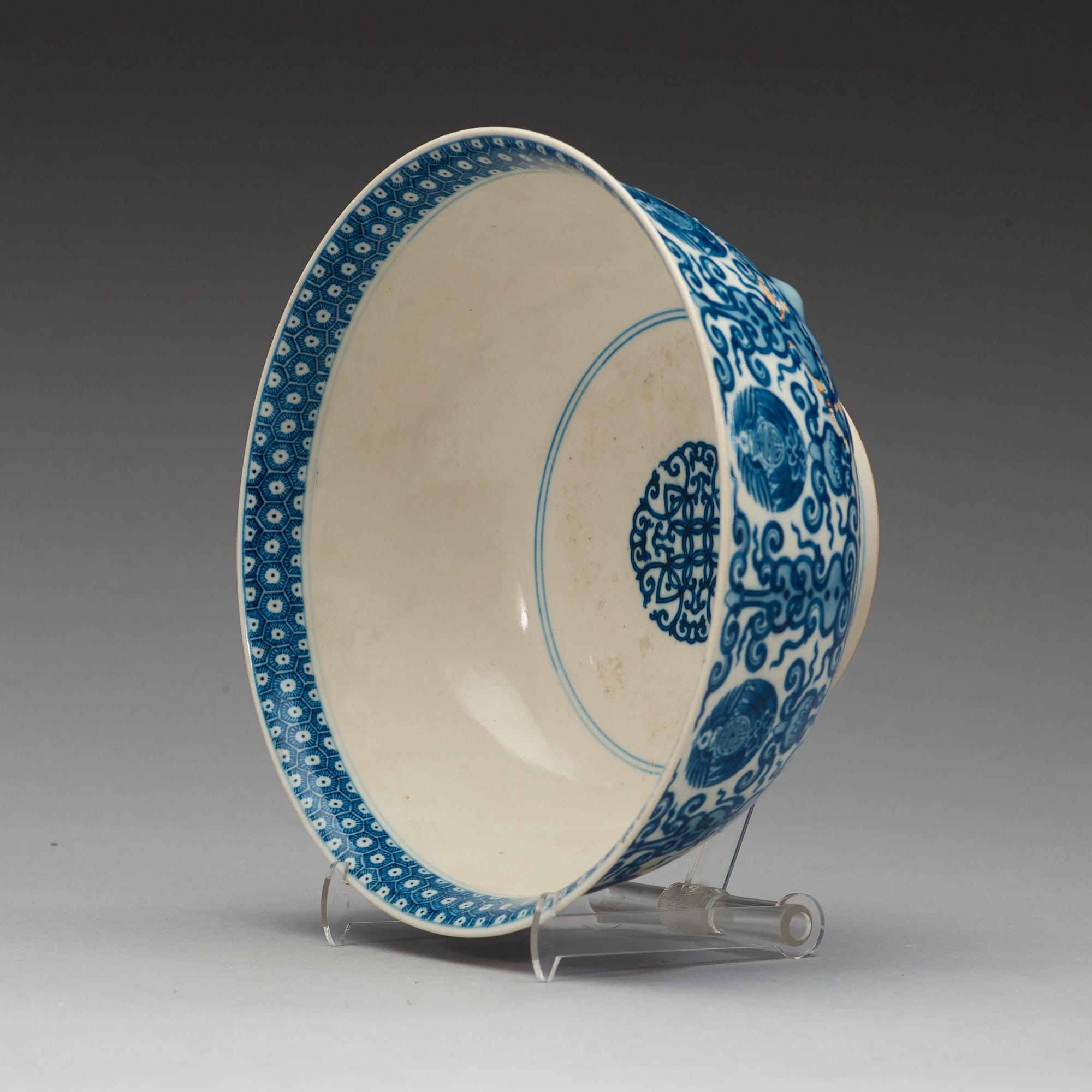 A blue and white bowl, Qing dynasty, 18th century. With Chenghuas six characters mark.