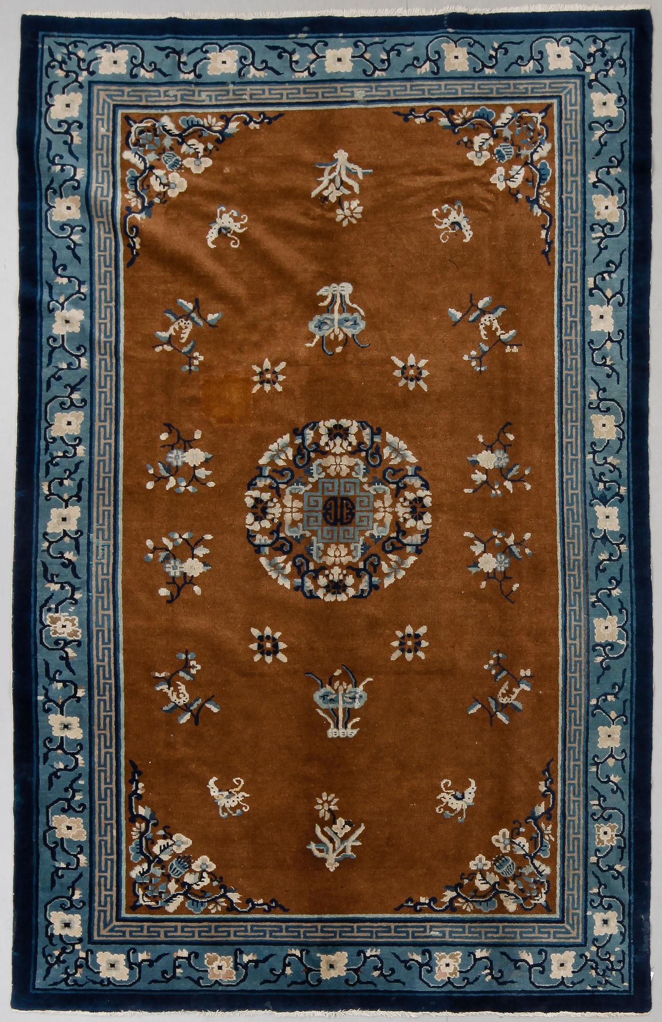 MATTA, Antik Beijing ca 276x174 cm.