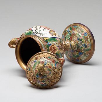 A cloisonné censer with cover, Qing dynasty, circa 1900.