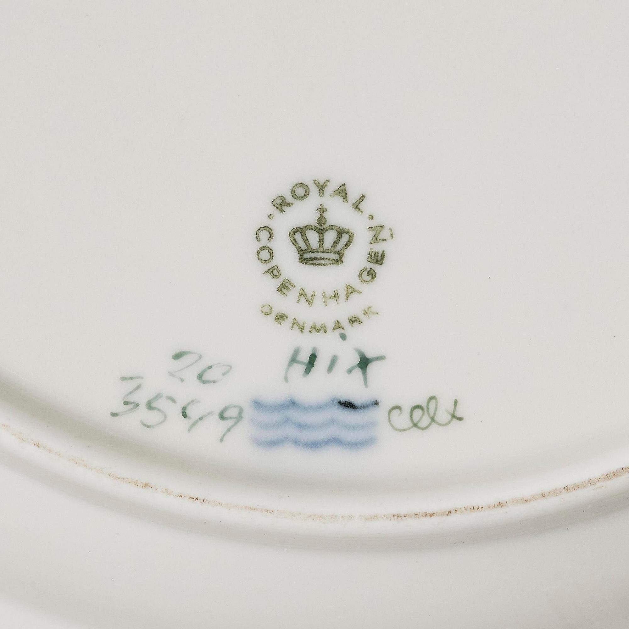 A set of 12 Royal Copenhagen 'Flora Danica' plates, Denmark, 20th century.
