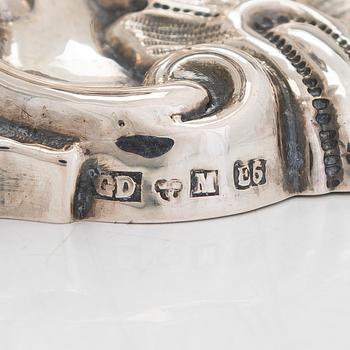 Gustaf Dahlgren, ljusstakar, ett par, silver, Malmö, 1883. Nyrokoko.