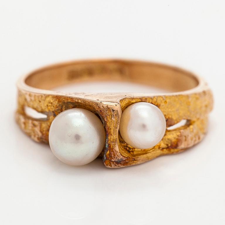 Björn Weckström, a 14K gold ring "Whisper" with cultured pearls for Lapponia.