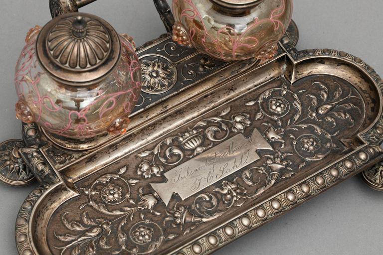 SKRIVSTÄLL, silver, stämplar Nils August Malmqvist, Malmö, 1883. Vikt ca 235 g.