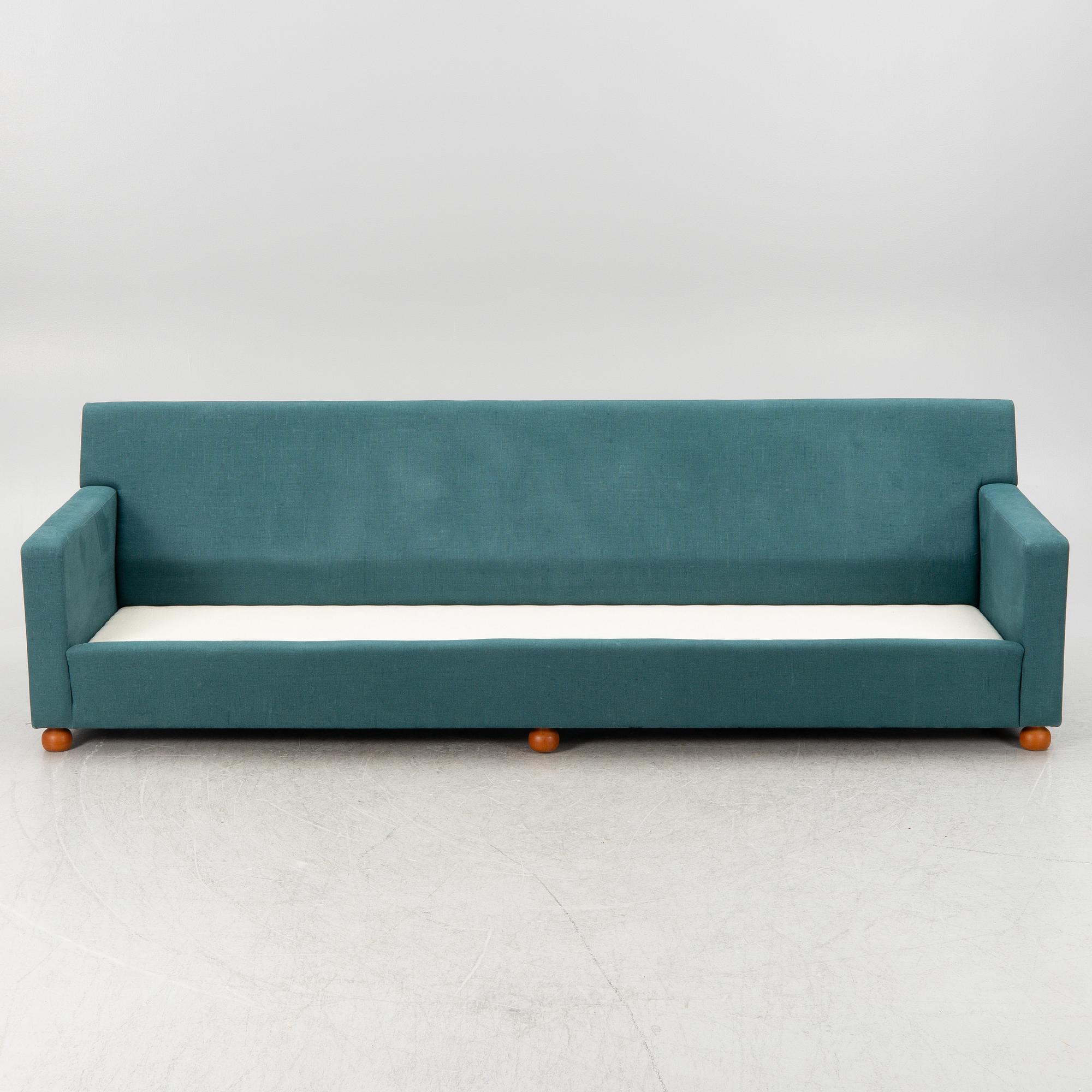 Josef Frank, a model 3031 sofa, Firma Svenskt Tenn, 2020.