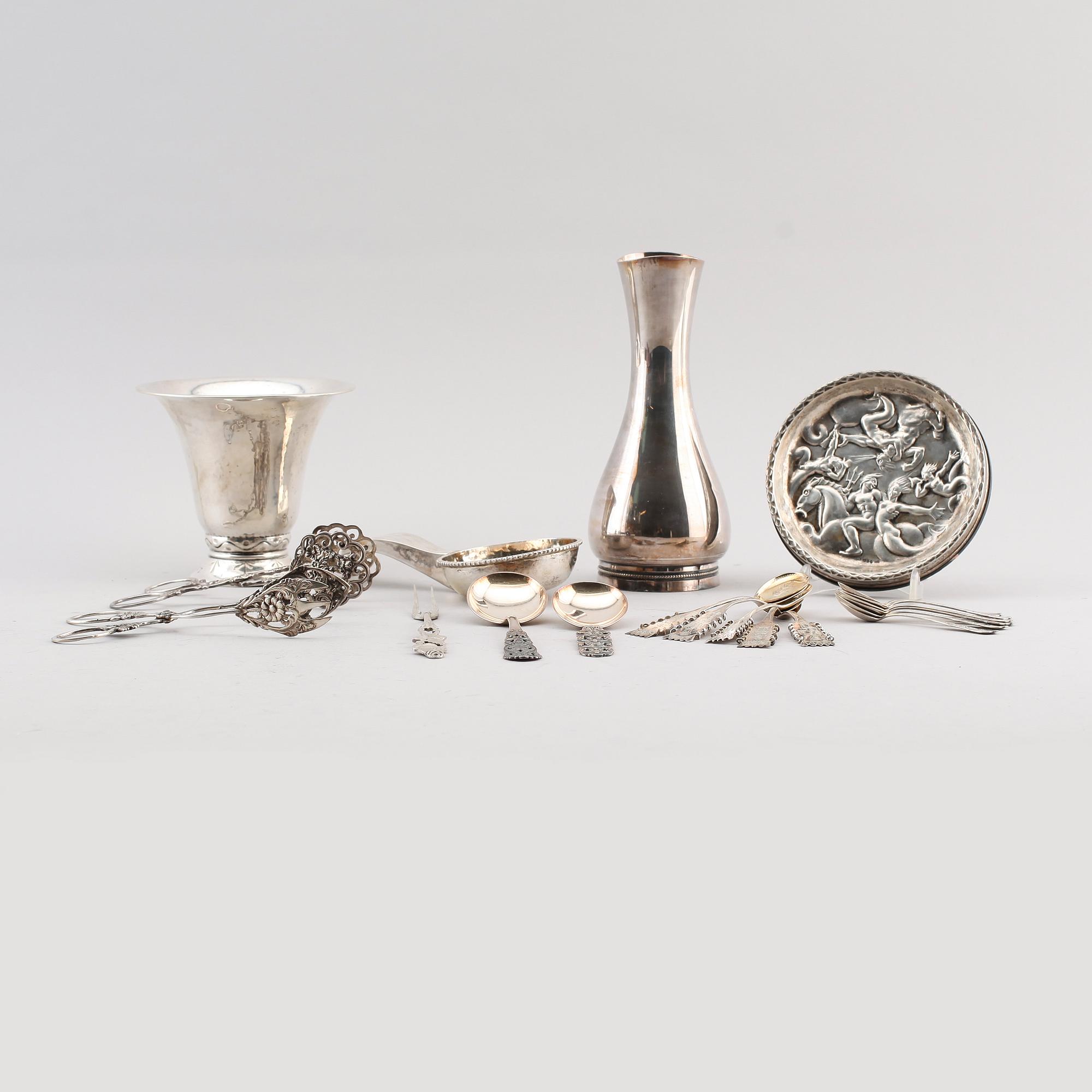 SILVERFÖREMÅL, 20 delar, 1900-tal. Total vikt utom askfat ca 633 g.