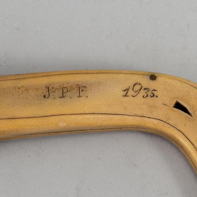 JON PÅLSSON FANKKI, A Sami reindeer horn knife, signed JPF and dated 1935.